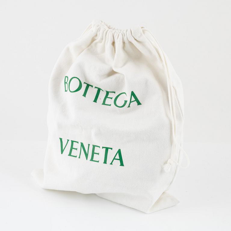 Bottega Veneta, bag, "Shell Bag".