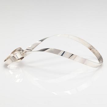 Helge Narsakka, A sterling silver collier. Kaunis Koru, Helsinki 1972.