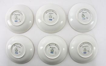 KOPPAR MED FAT samt ASSIETTER, 6+6 st, porslin. Royal Copenhagen "Flora Danica".