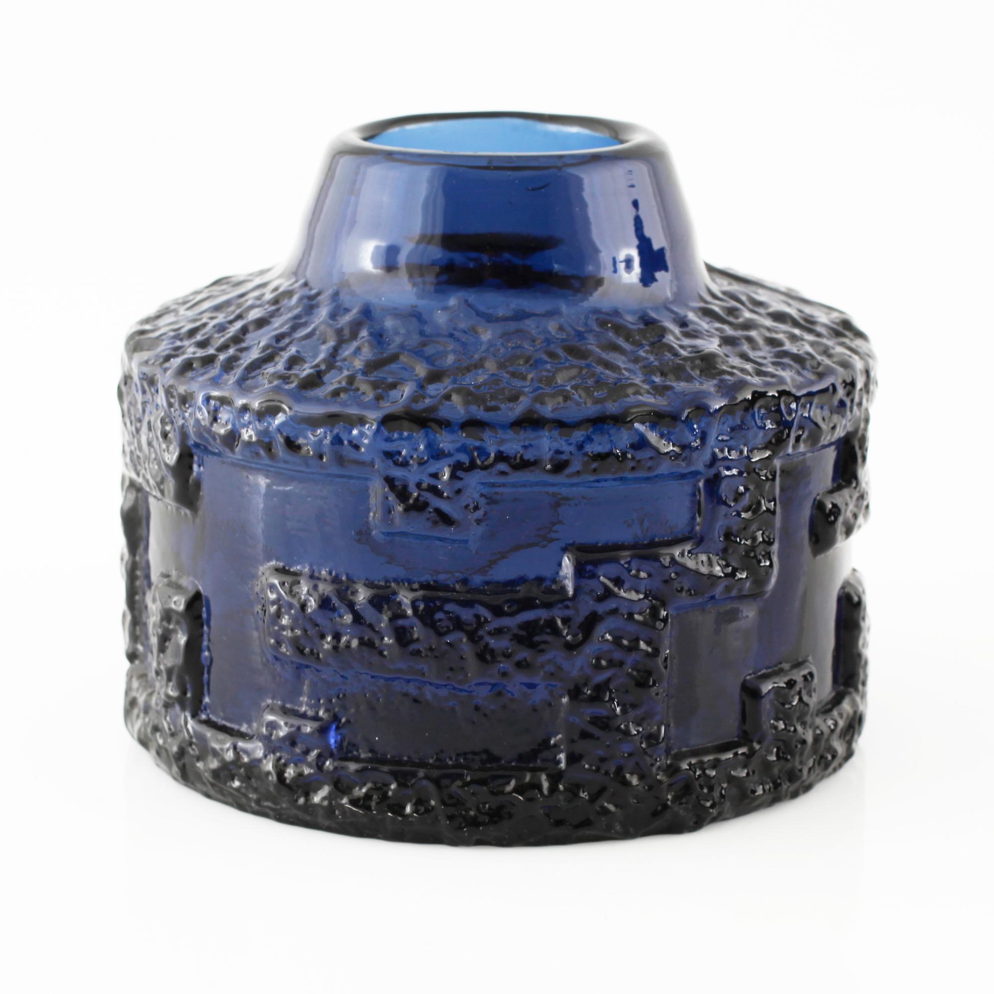GÖTE AUGUSTSSON, parti glas, 33 st, "Cobolt", Ruda glasbruk, omkring 1900-talets mitt.