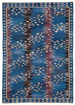 CARPET. "Snäckorna". Tapestry weave (gobelängteknik). 304,5 x 204,5 cm. Signed AB MMF BN.