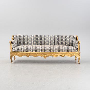 Trågsoffa, rokokostil, 1800-tal, delvis med äldre delar.