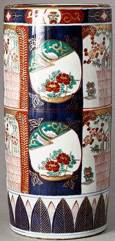 PARAPLYSTÄLL, porslin, Japan 1900-talets slut.