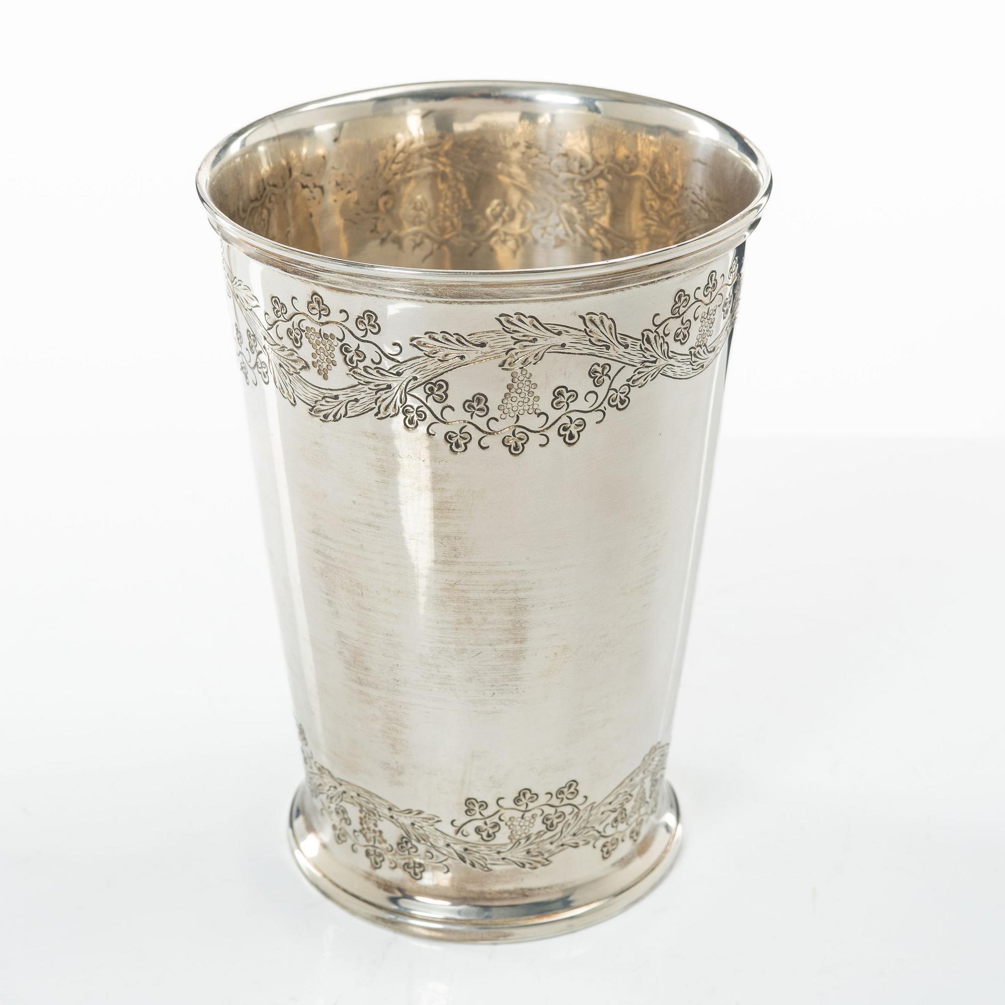 A silver beaker, mark Titulo and 916, Portugal 20th century.