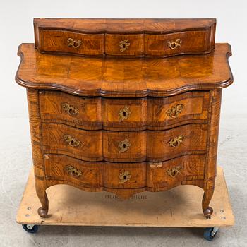 A late Baroque chest of drawers, first half of the 18th Century.