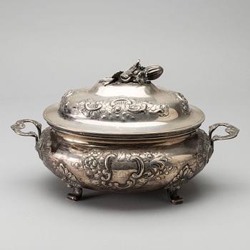 A DANISH SILVER SOUP TERRINE 1946.
