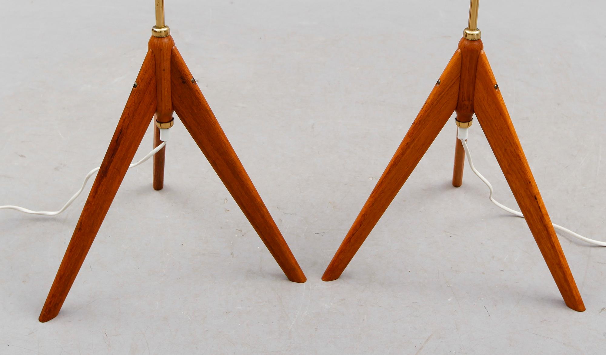 GOLVLAMPOR, 1 par, 1900-talets andra hälft.