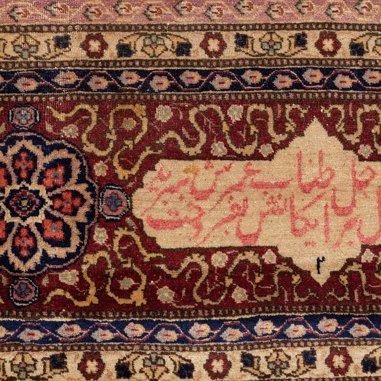 An antique Benlian Tabriz carpet, signed Jabarzade, ca 466 x 323 cm.