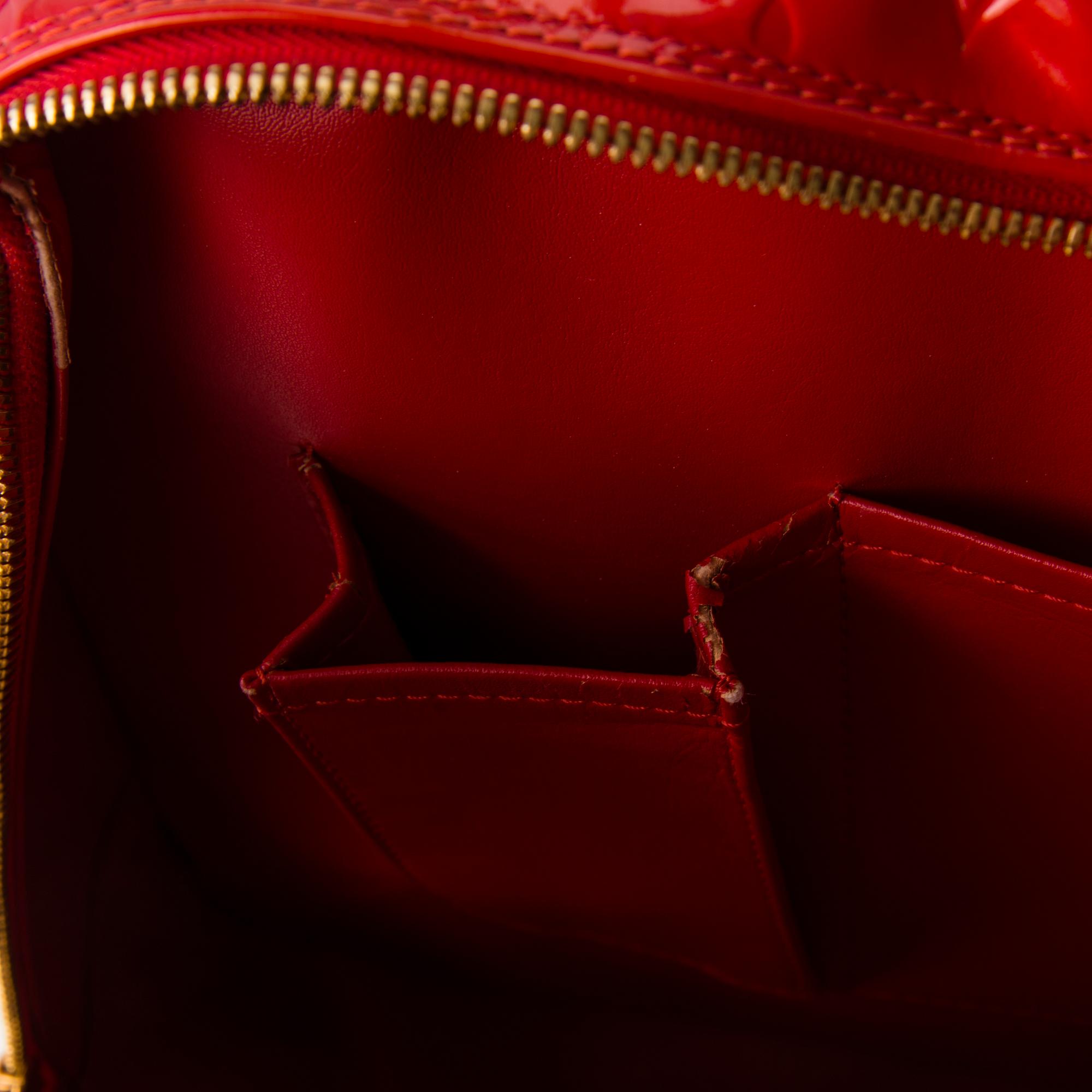 LOUIS VUITTON, "Sutton", VÄSKA.