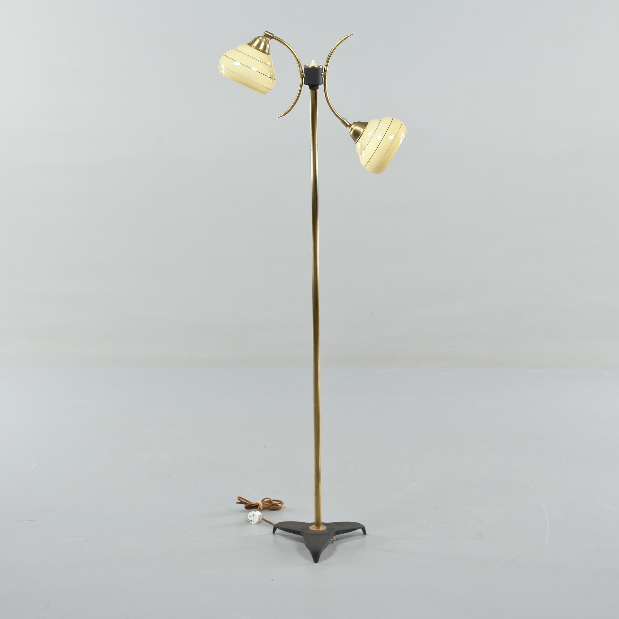 GOLVLAMPA, 1900-talets mitt.