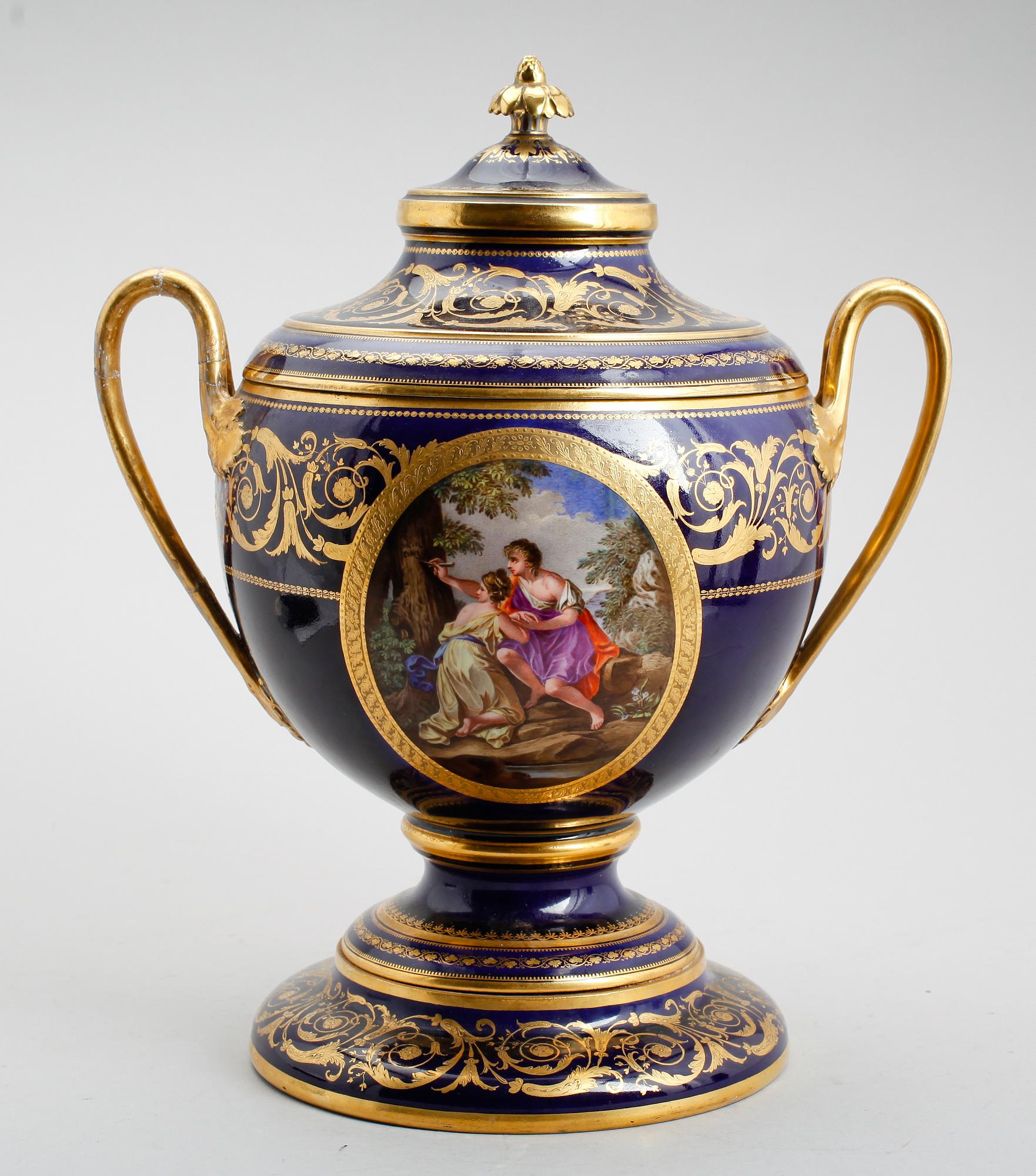 LOCKURNA, porslin, Wien, 1800-tal.