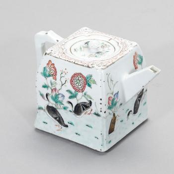 TEKANNA, porslin, Kina, 1800-tal.