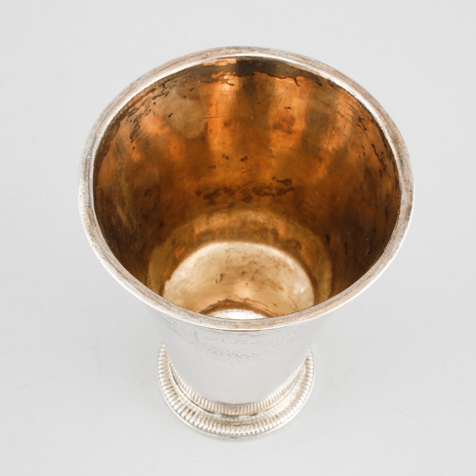 A silver cup by Anders Schotte, active in Uddevalla 1760-1806, weight 263 g.