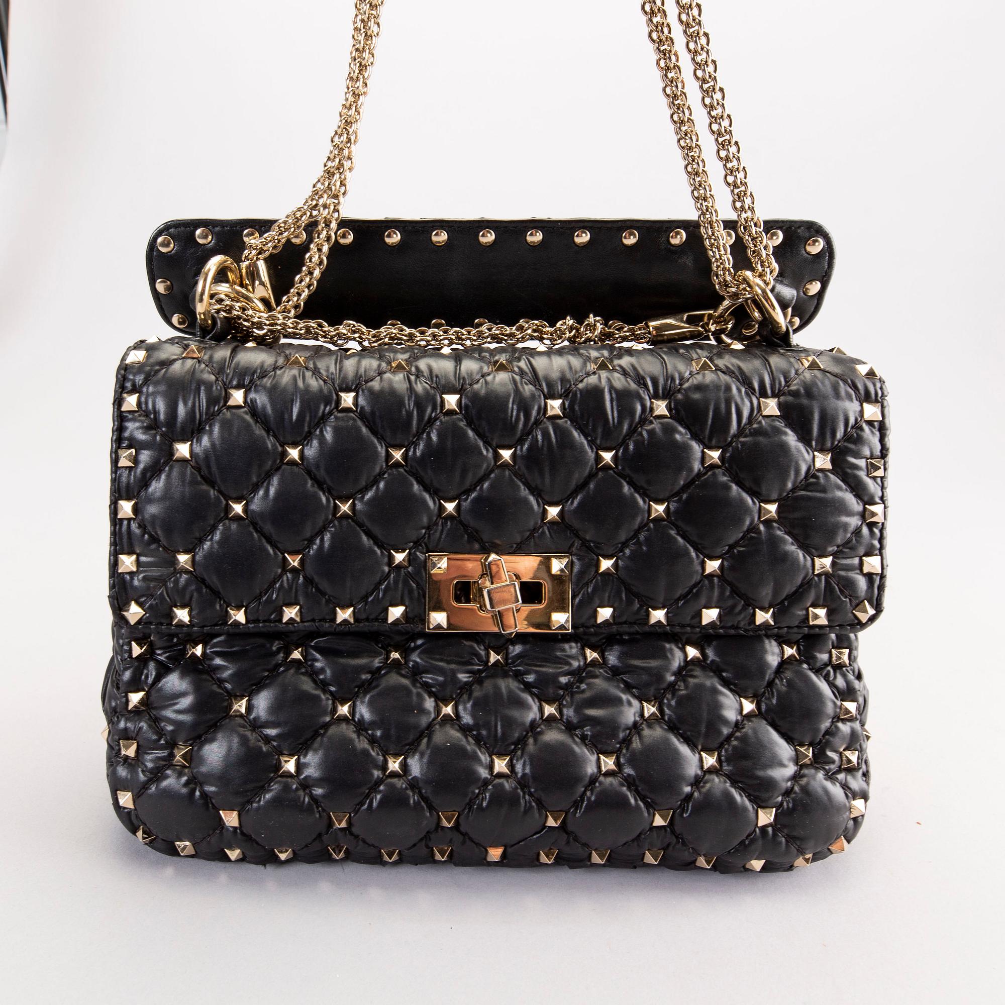 Valentino i samarbete med Moncler, väska, "Rockstud Medium spike bag", 2018.