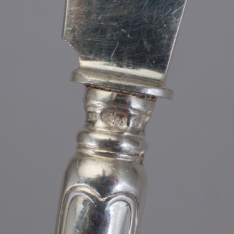 KNIVAR, 12 st, silver, "Gammal fransk", C G Hallberg, 1920-tal. Total vikt 453 g.