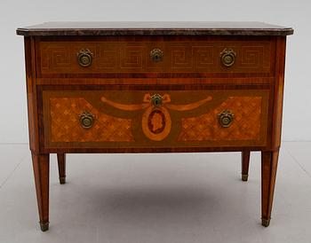 BYRÅ, gustaviansk stil, 1900-tal.