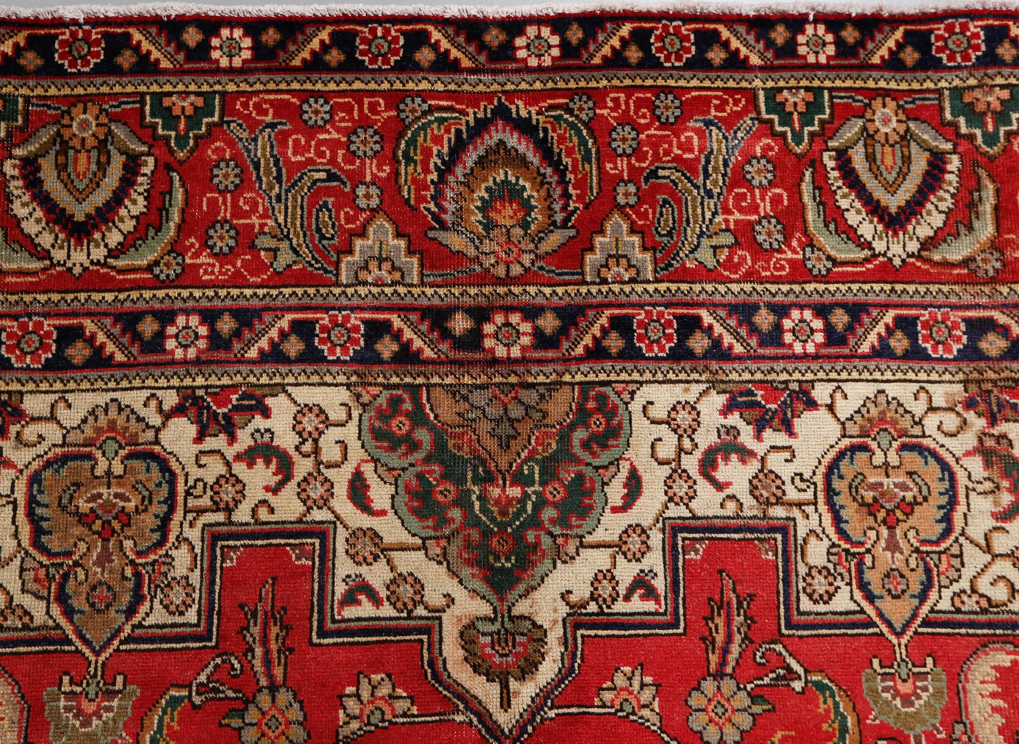 MATTA, Täbriz, old, 425x230 cm.