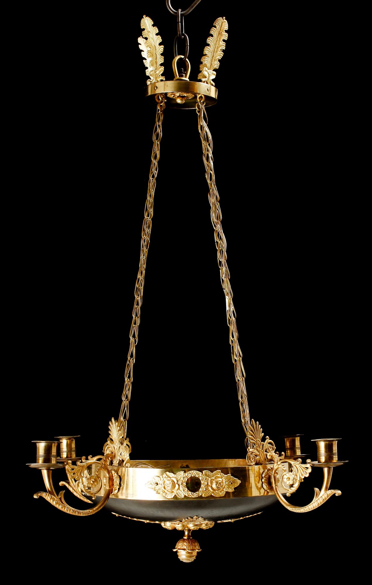 TAKAMPEL, empirestil, 1900-talets mitt. H 75.