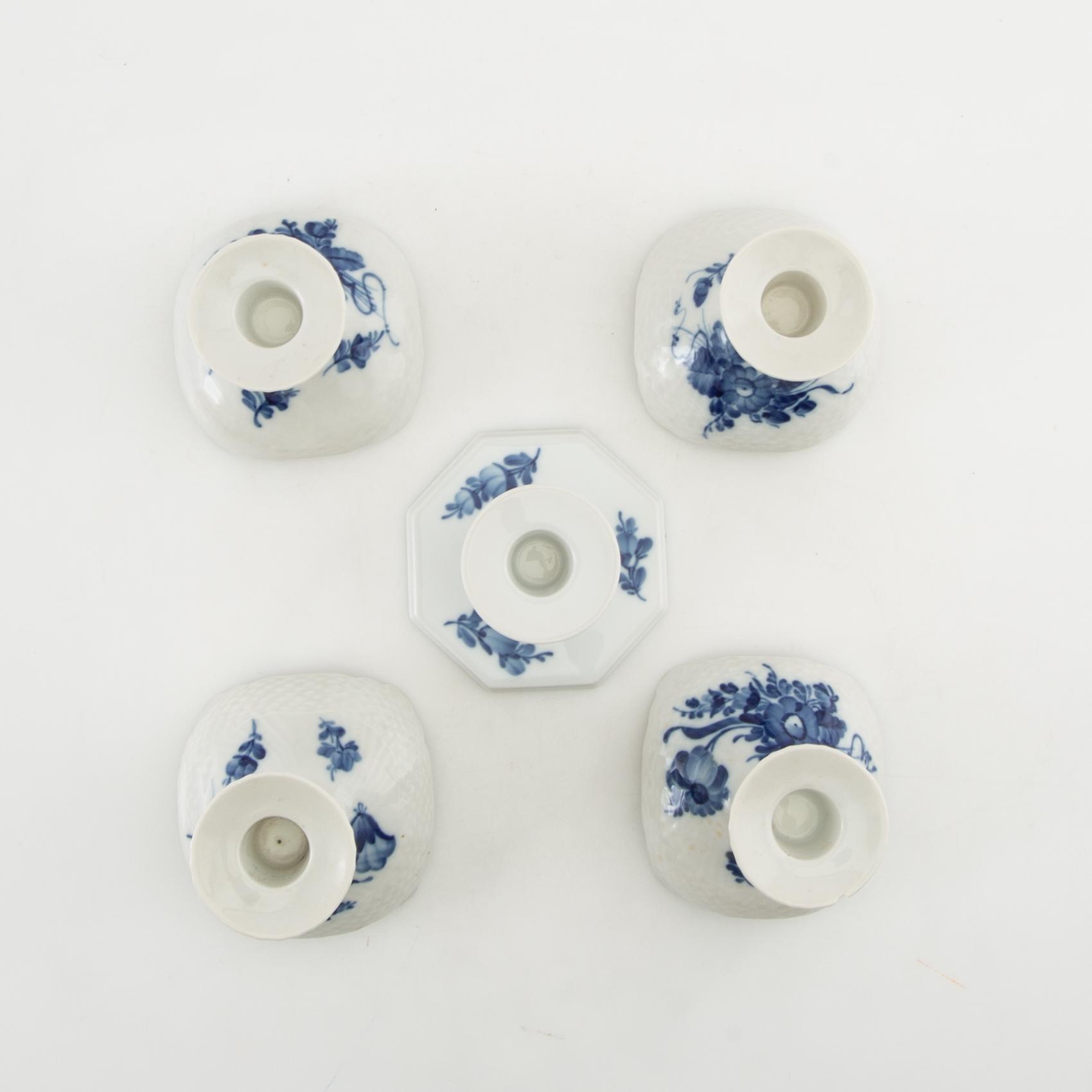 Service approximately 140 pieces "Blue Flower" Royal Copenhagen Denmark 20th century porcelain.