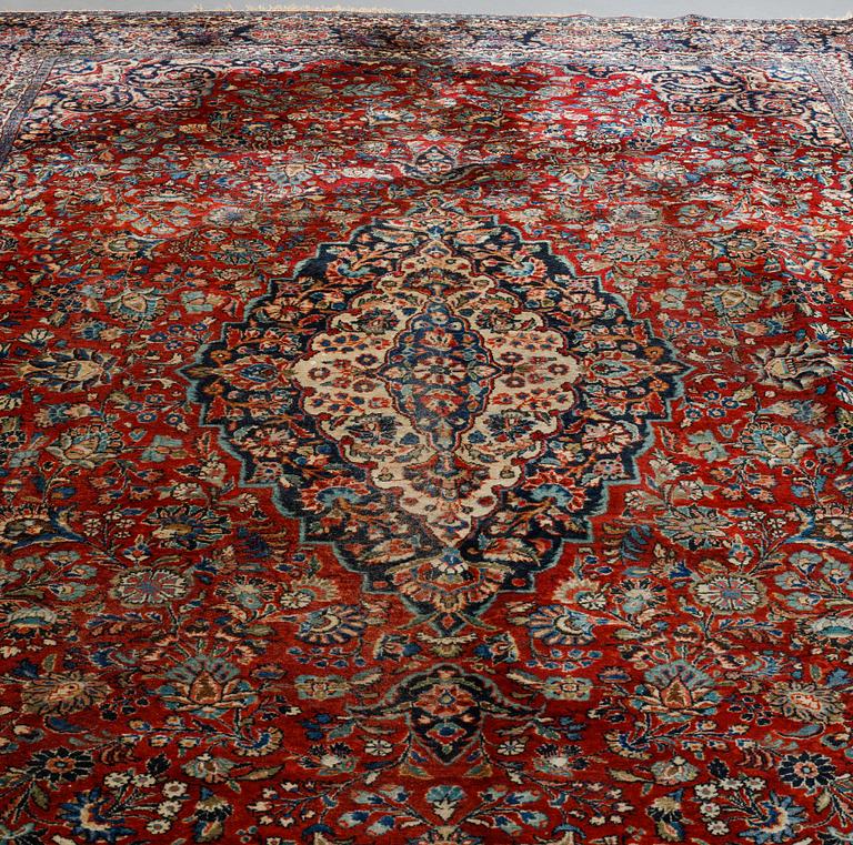 A carpet, oriental, ca 415 x 287 cm.
