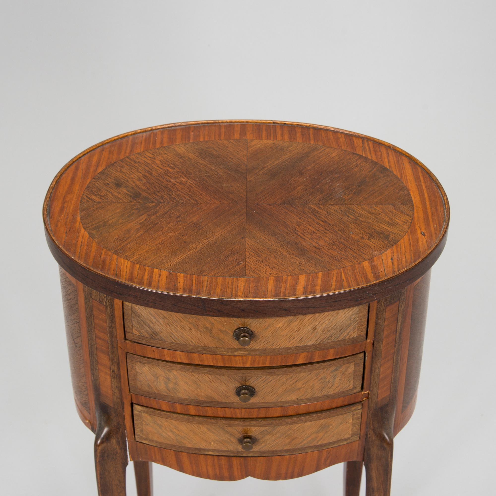 An early 20th century sidetable.