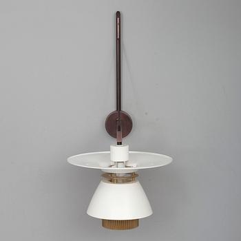 VÄGGLAMPA, skärmen av Lisa Johansson-Pape. Skärmens höjd 33 cm.