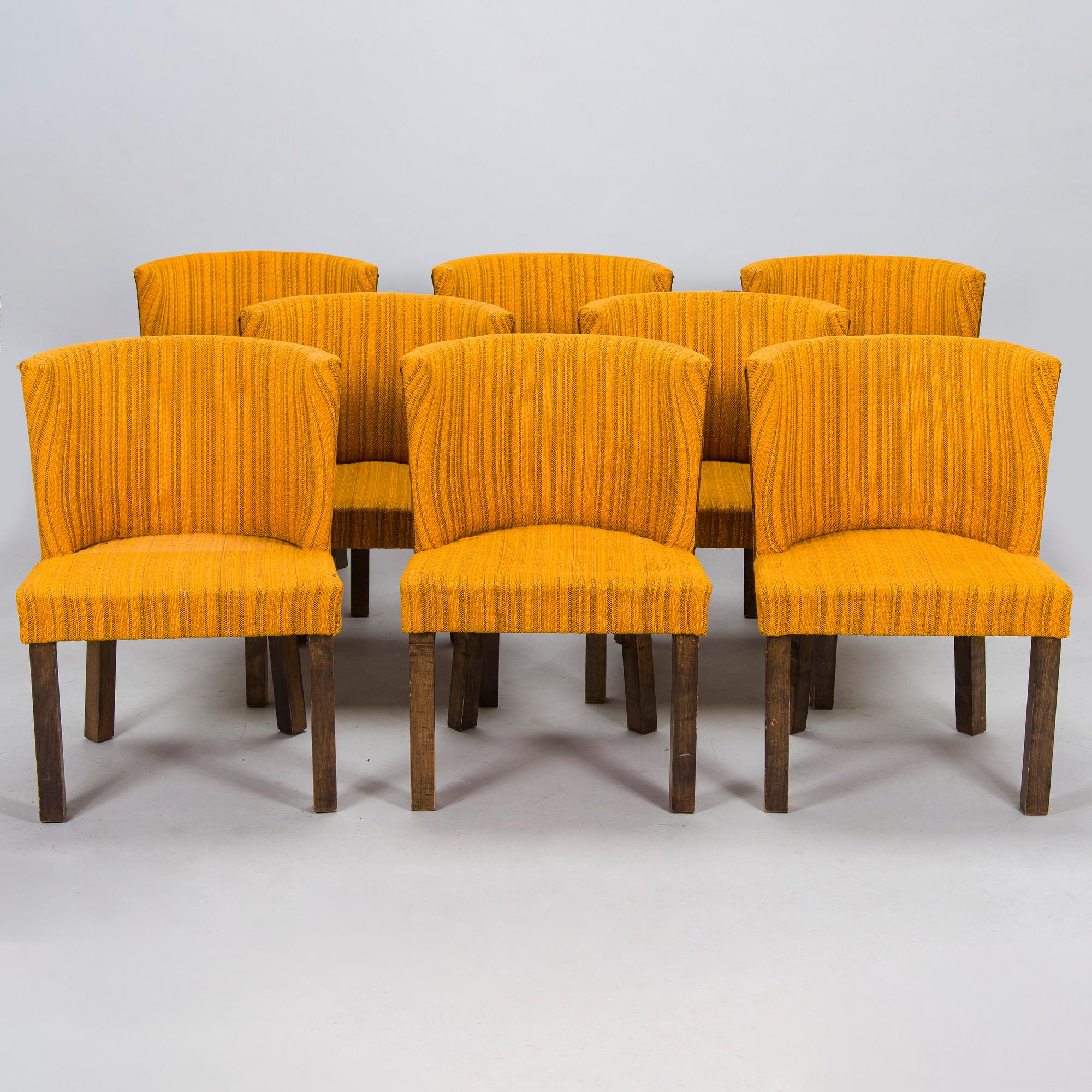 A Finnish 1930s dining table and eight chairs.