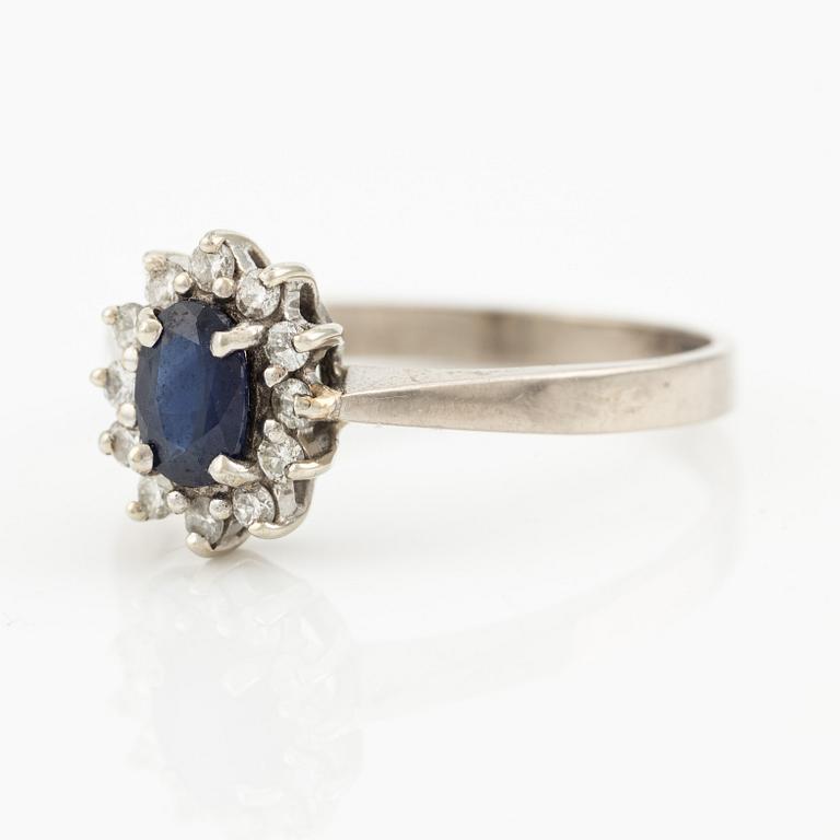 Ring, 18K white gold with sapphire and octagon-cut diamonds.