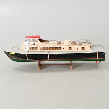 A 20th century model boat, "Vosper PL4".