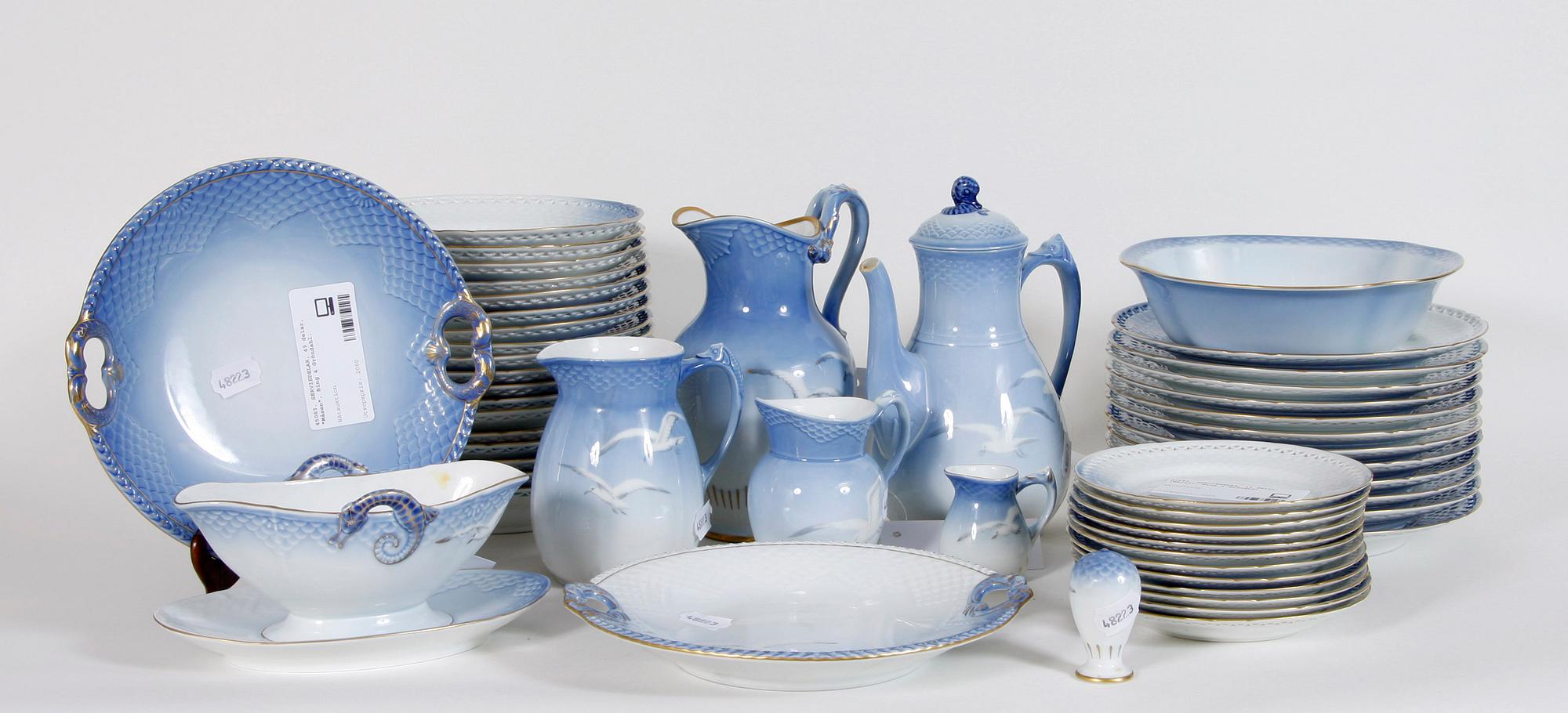 SERVISDELAR, 49 st, porslin, "Måsen", Bing & Gröndahl.