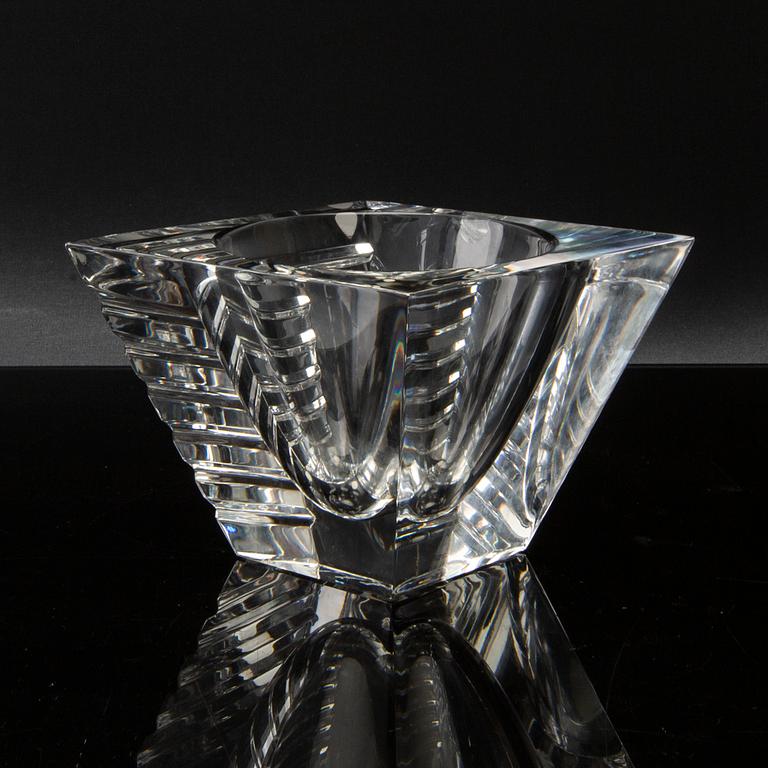 JAN JOHANSSON, two signed  Orrefors glass bowls. Models. 21th century.