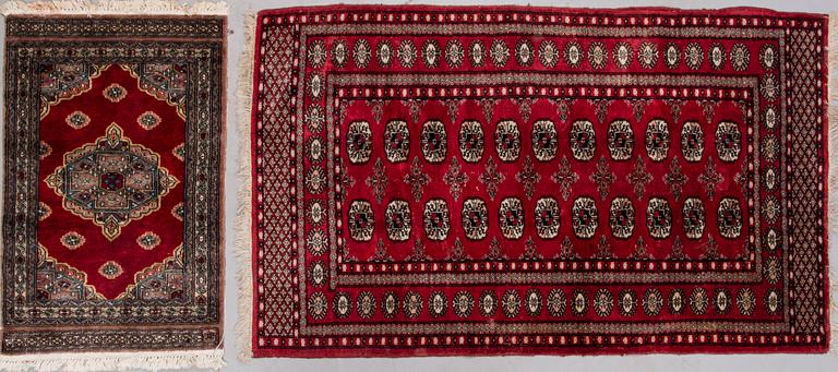 MATTOR, 2 st, orientaliska, ca 163x99 cm, ena Pakistan, ca 95x60 cm.