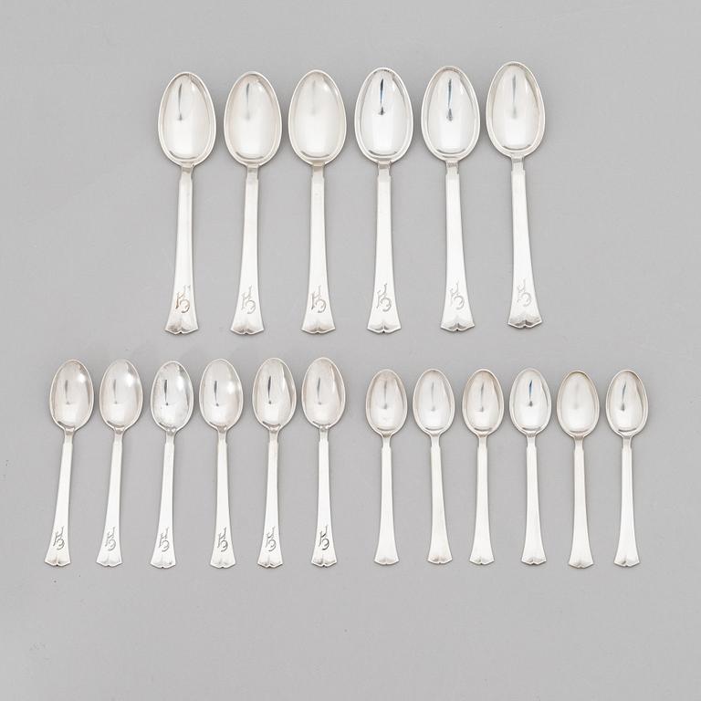A 39-piece set of 'Jousi' (Bow) silver cutlery, Kultakeskus, Hämeeninna 1953-1966.