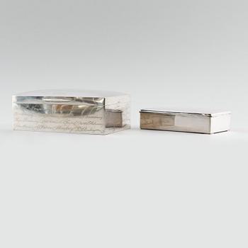 CIGARRLÅDOR, 2 st, silver, svenska stämplar 1924/34. Vikt med inredning ca 1958 gram.