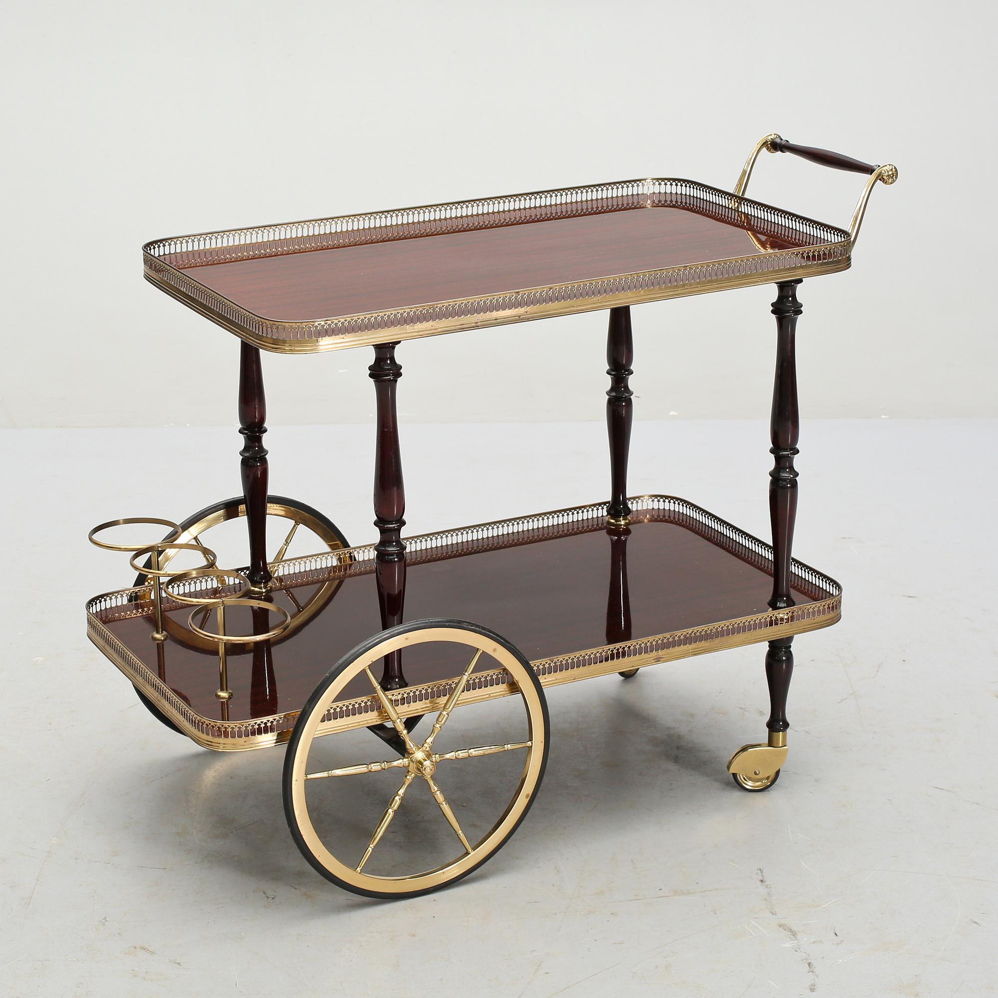 SERVERINGSVAGN, 1900-talets andra hälft.