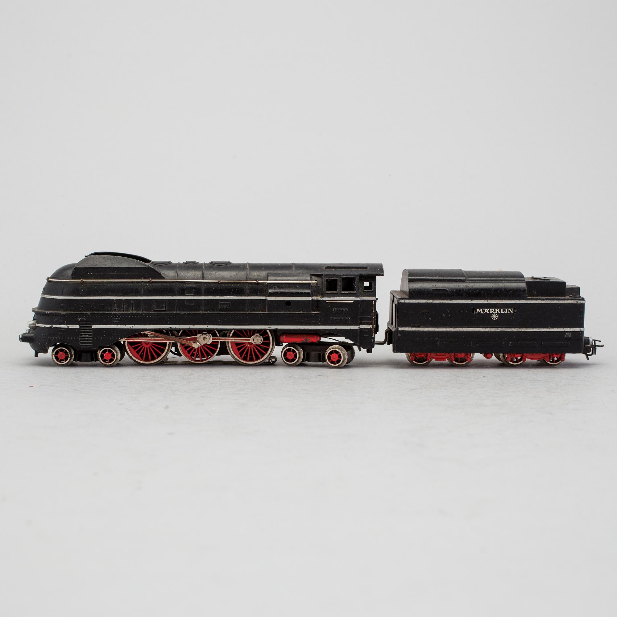 A Märklin streamlined locomotive SK800 3007 H0.