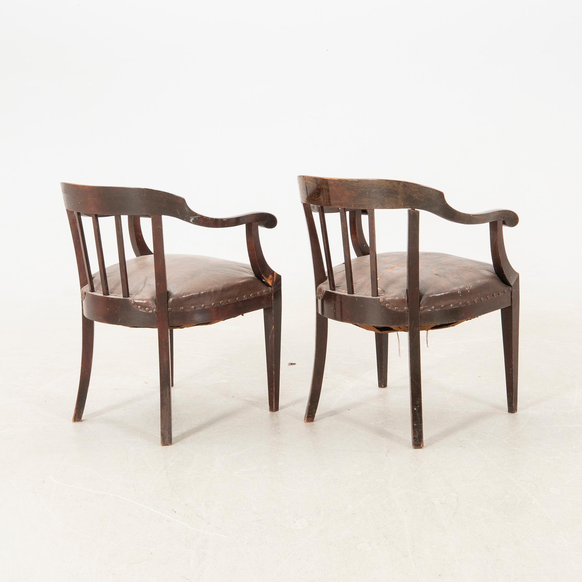 Fåtöljer ett par omkring 1900.