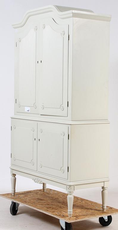 SALSSKÅP, gustaviansk stil, 1900-tal.