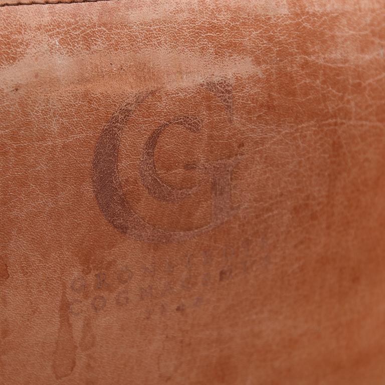 FÅTÖLJER, 1 par, 1900-talets andra hälft.