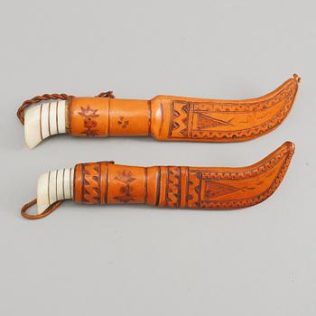 SAMEKNIVAR, 2 st, monogramsignerade E.E., 1900-tal.