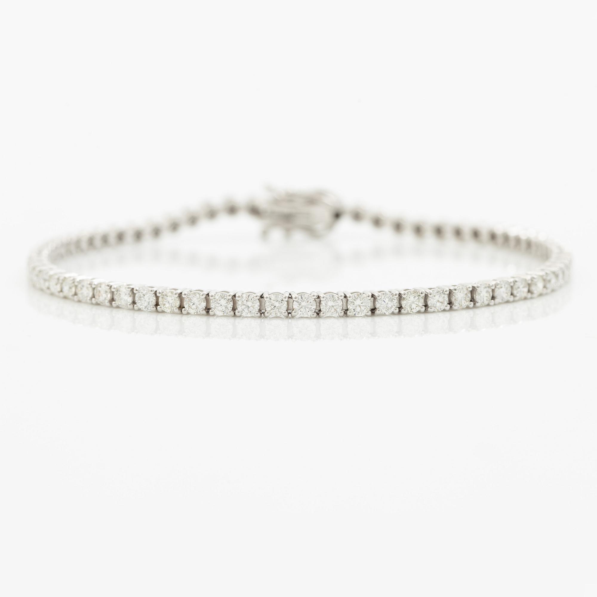 Bracelet 18K white gold with brilliant-cut diamonds.