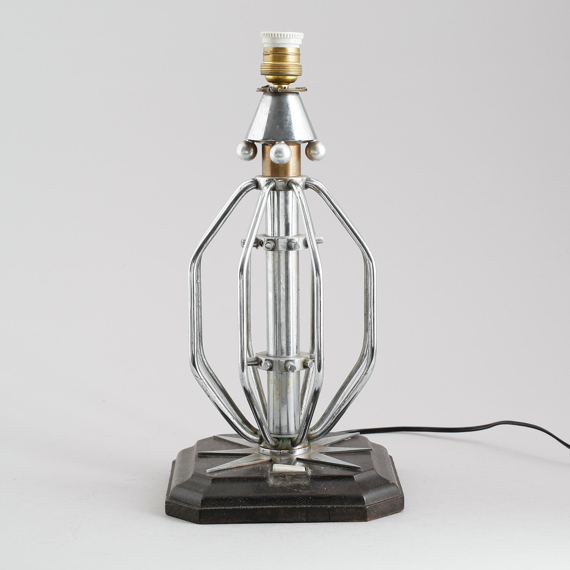 BORDSLAMPA, 1900-talets första hälft.