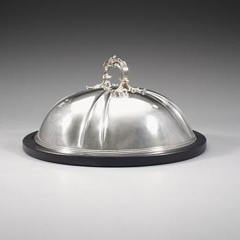 A Russian 19th century silver cover, Nicols & Plinke, Henrik August Long, St. Petersburg 1840.