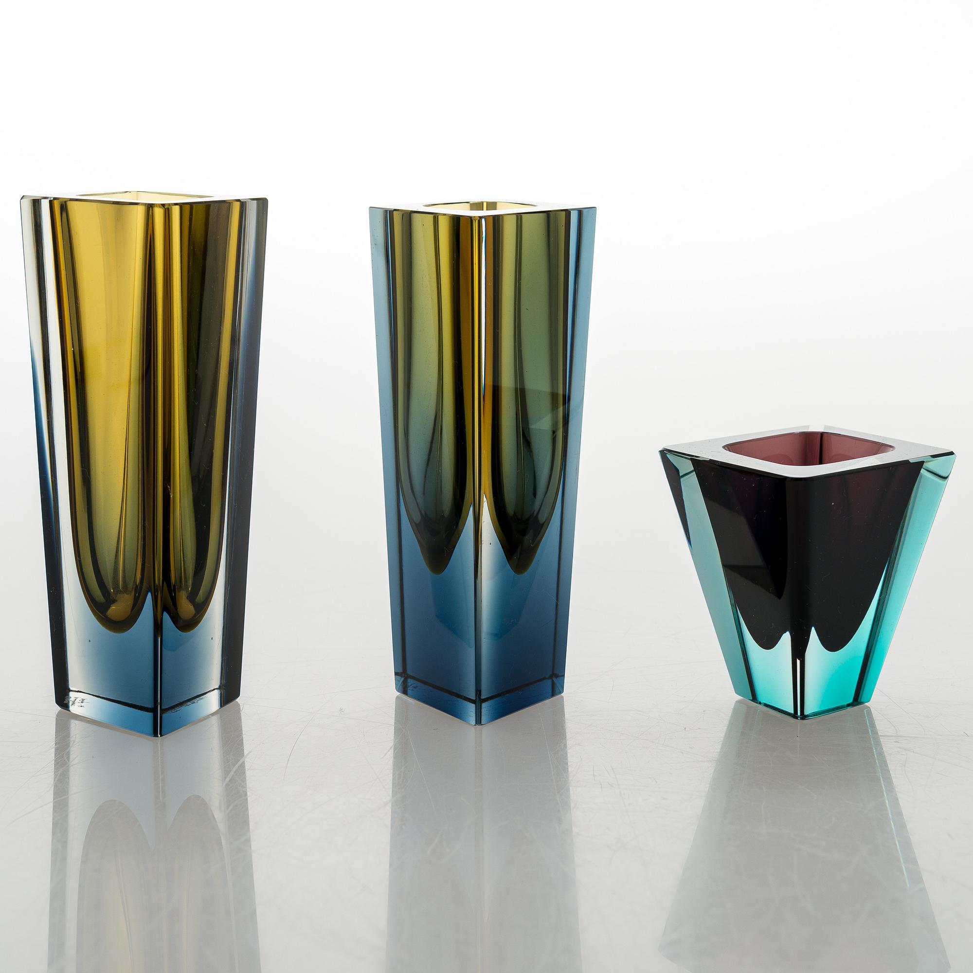 KAJ FRANCK, VASER, 3 st, "Prisma", glas. Signerade K Franck Nuutajärvi Notsjö -64/-68/-69.