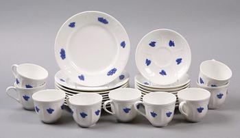 KAFFESEVIS, 18 delar. Porslin. Gustavsberg, "Blå blom".