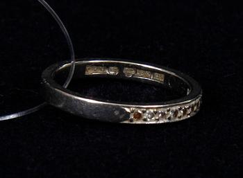 ALLIANSRING, 18K vitguld och briljanter.
