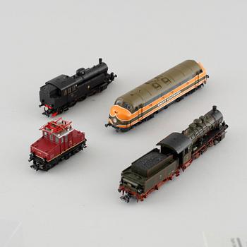 Four digital HO locomotives by Märklin, model nr. 37477, 37134, 37668 and 37551.