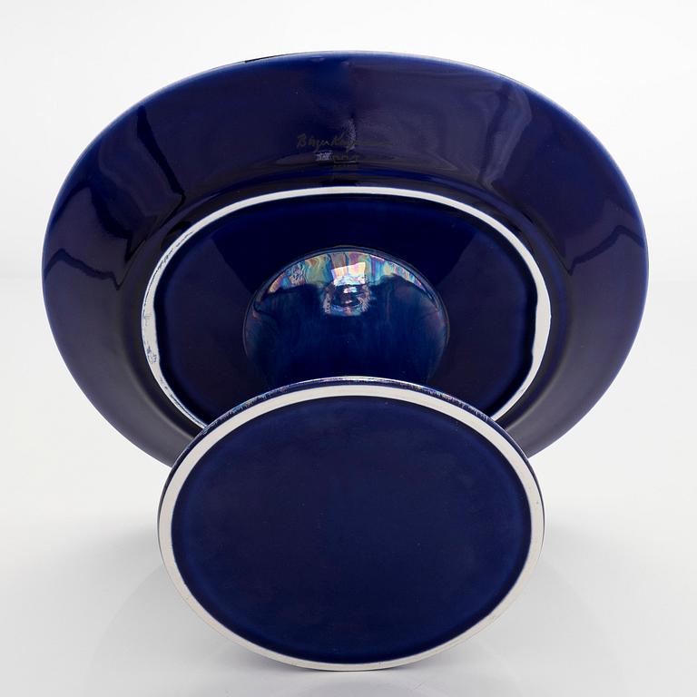 Birger Kaipiainen, a footed 'Florence´ ceramic dish, marked Birger Kaipiainen, Arabia Finland.