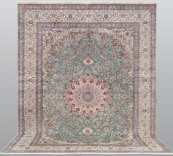 A part silk Nain carpet, so-called 6LAA, approx. 408 x 305 cm.