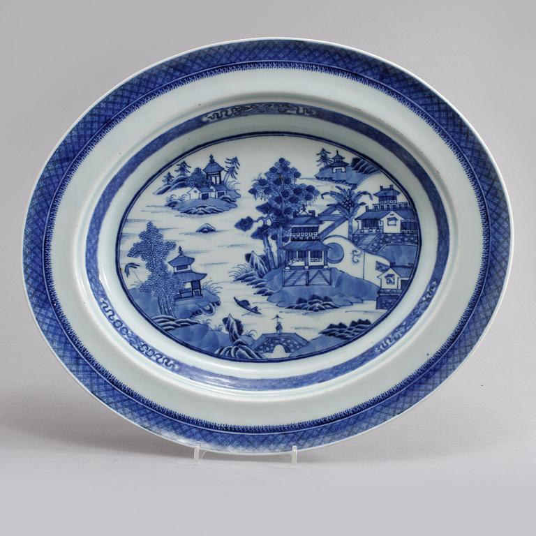 UNDERFAT, porslin, Kina, 1800-tal.